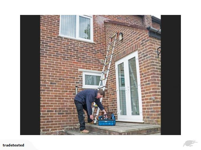 Ladder Telescopic Aluminium Extension Ladder 1m-2.6m - Image 4