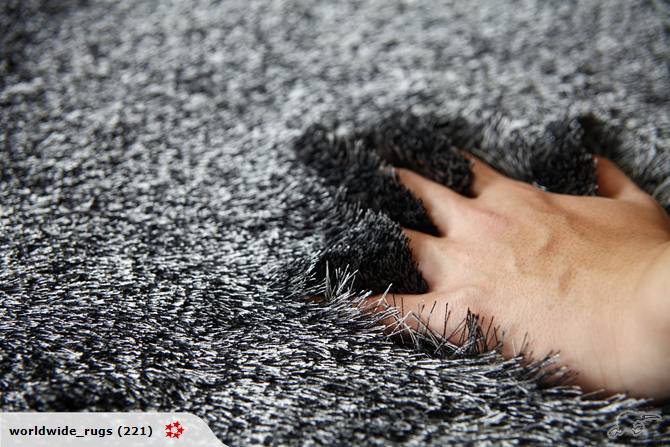 Silk Black/White rug 2x1.4m - Image 4