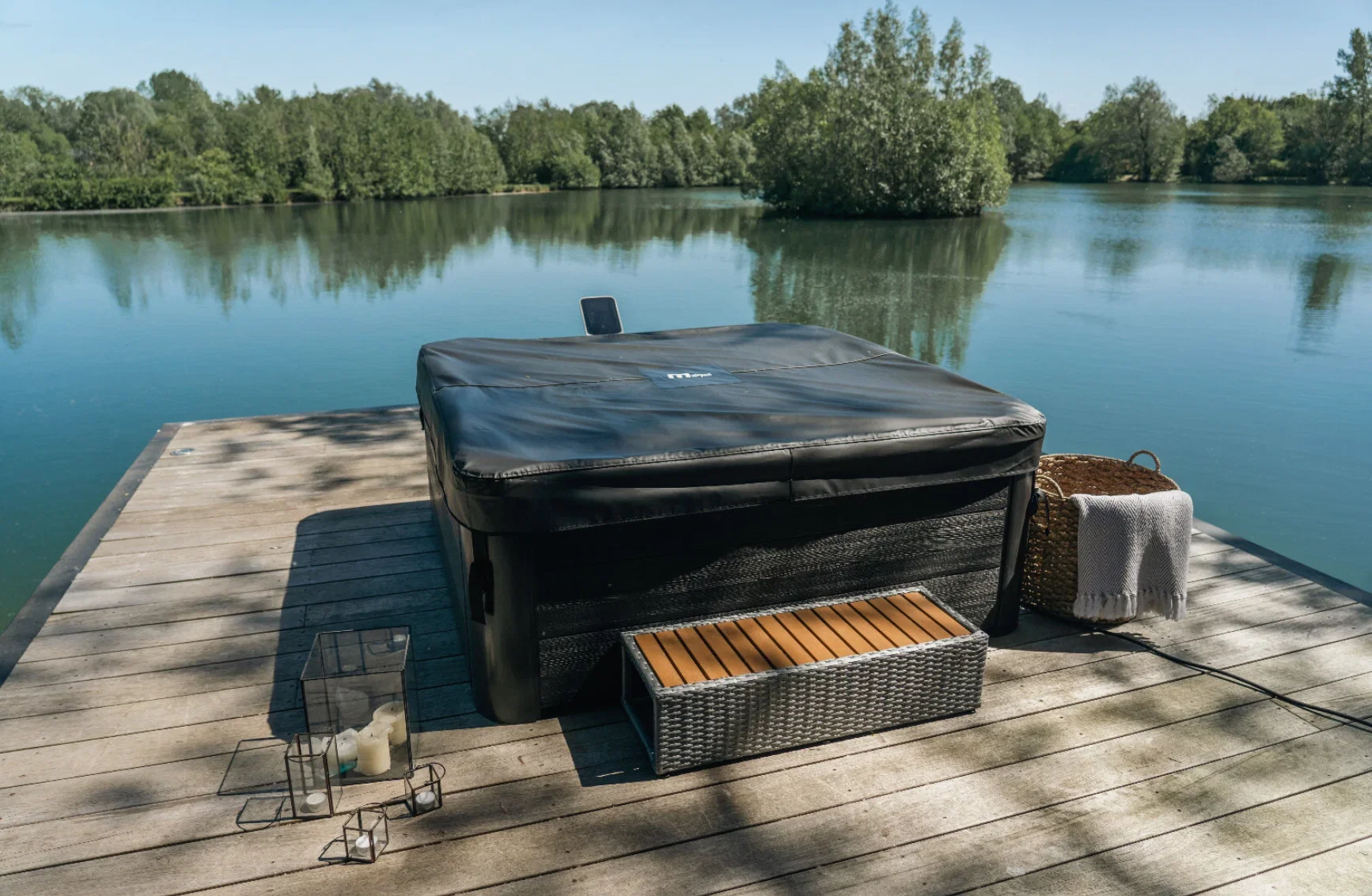 M Spa Oslo Plus 1.8m square, Air Jet massage, filtration system, APP - Image 15